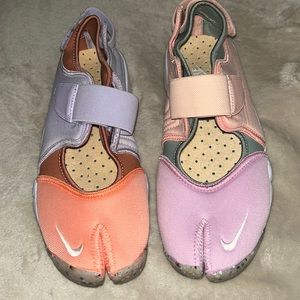 FLASH SALE!!!!  Nike Air Rift Crimson Bliss